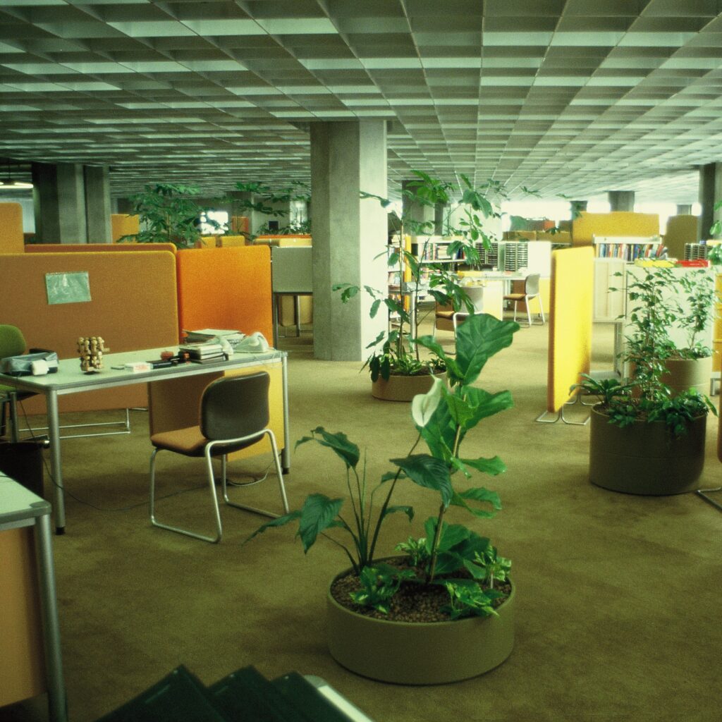 Buntes Büro der Stadtwerke Karlsruhe in 1975