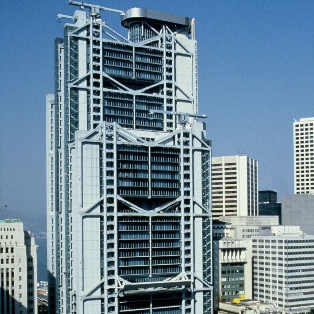 Außenaufnahme des des Bürogebäudes der Hongkong and Shanghai Banking Cooperation Hong Kong in 1980