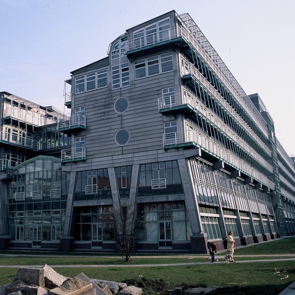 Außenaufnahme des Gebäudes der Gruner + Jahr-AG-Co Hamburg