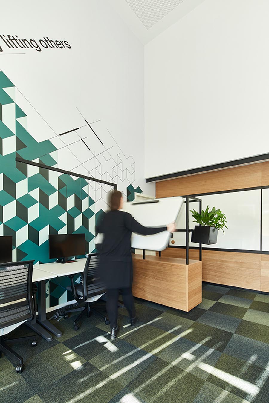 Multi-use Elementen in den Büroflächen bei LinkedIn München