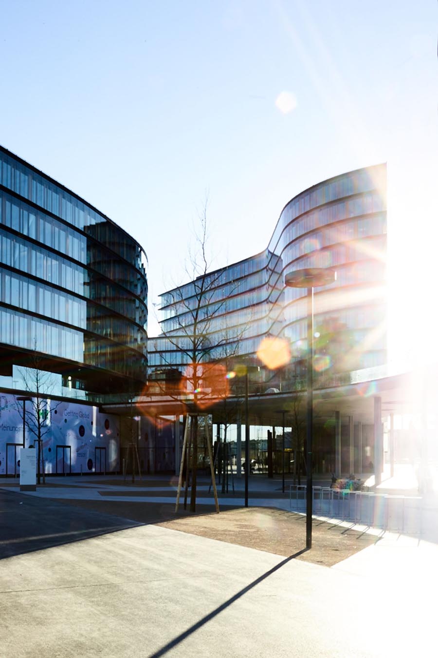 Campus mit runden Glasbauten als Firmensitz der Ersten Bank Wien